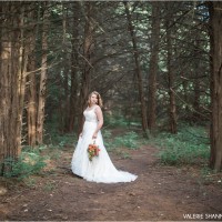 beautiful wooded bridal session with Wichita kansas by valerie shannon photography